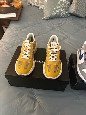 Coach Kids Mustard Yellow & White Logo-Accent Sneakers